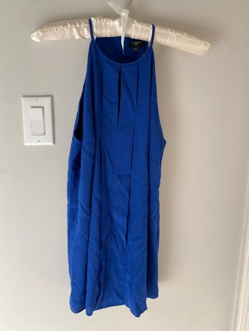 Ann Taylor Royal Blue Halter Blouse Pleated Keyhole Tank Top Size 4